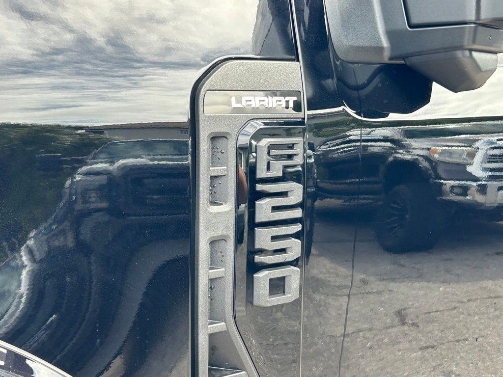 2026 FORD F-250 LARIAT 缩略图 19