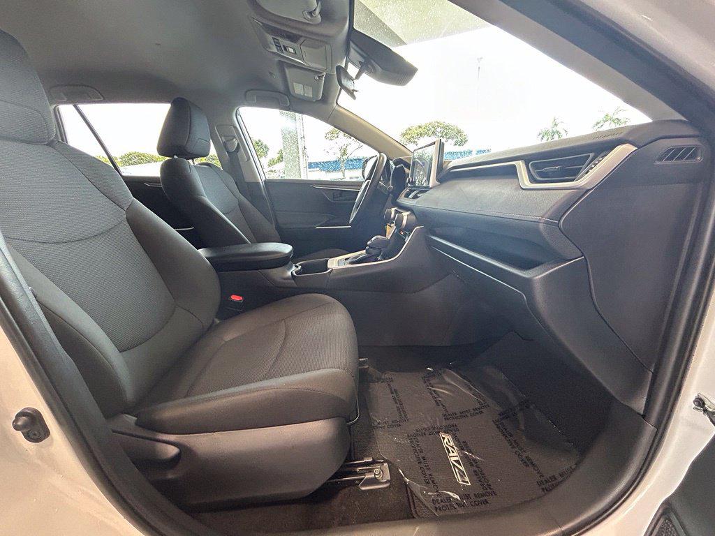 2025 Toyota RAV4 LE 缩略图 23