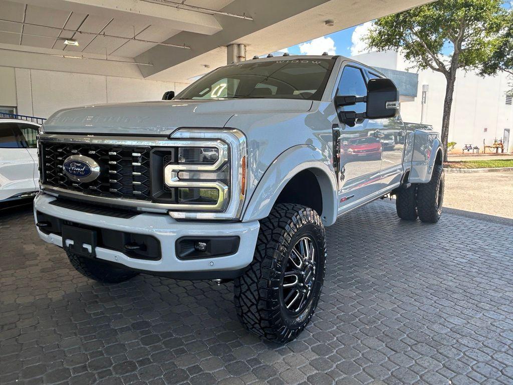New 2026 Ford F-350 Platinum