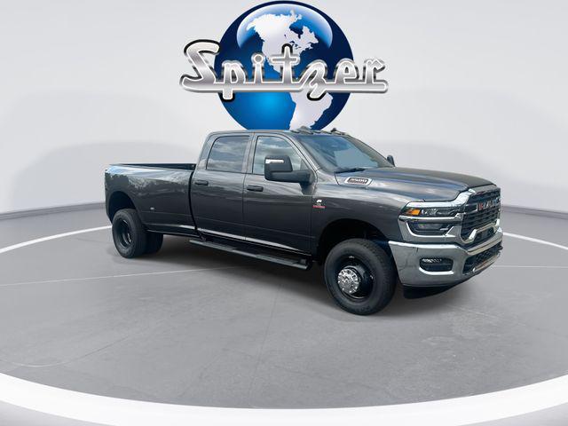 صورة 3 لـ 2026 RAM 3500 TRADESMAN CREW CAB 4X4 8' BOX