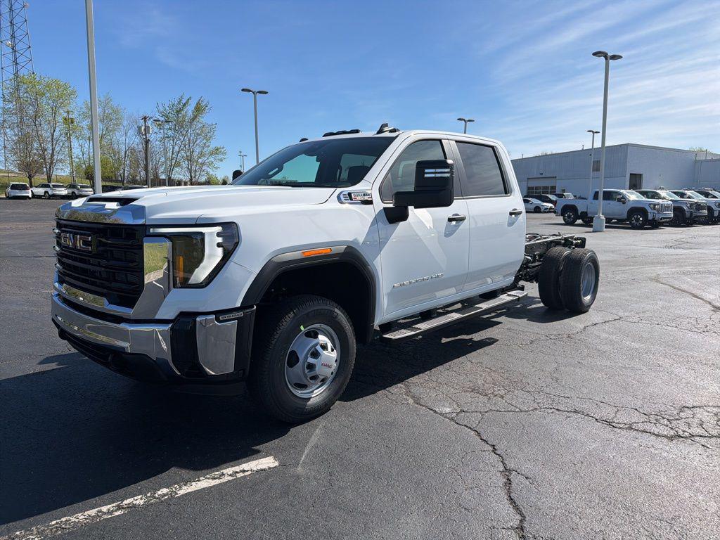 New 2026 GMC Sierra 3500 Base