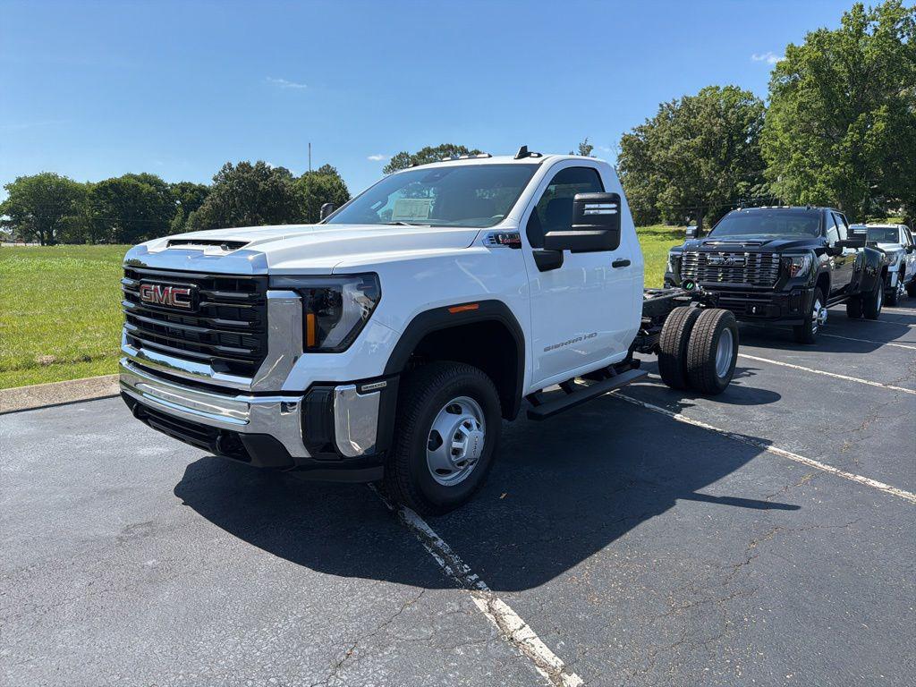New 2026 GMC Sierra 3500 Base