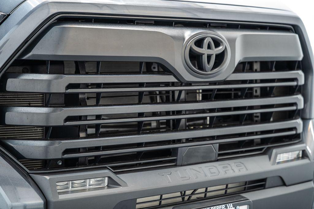 TOYOTA TUNDRA - 10