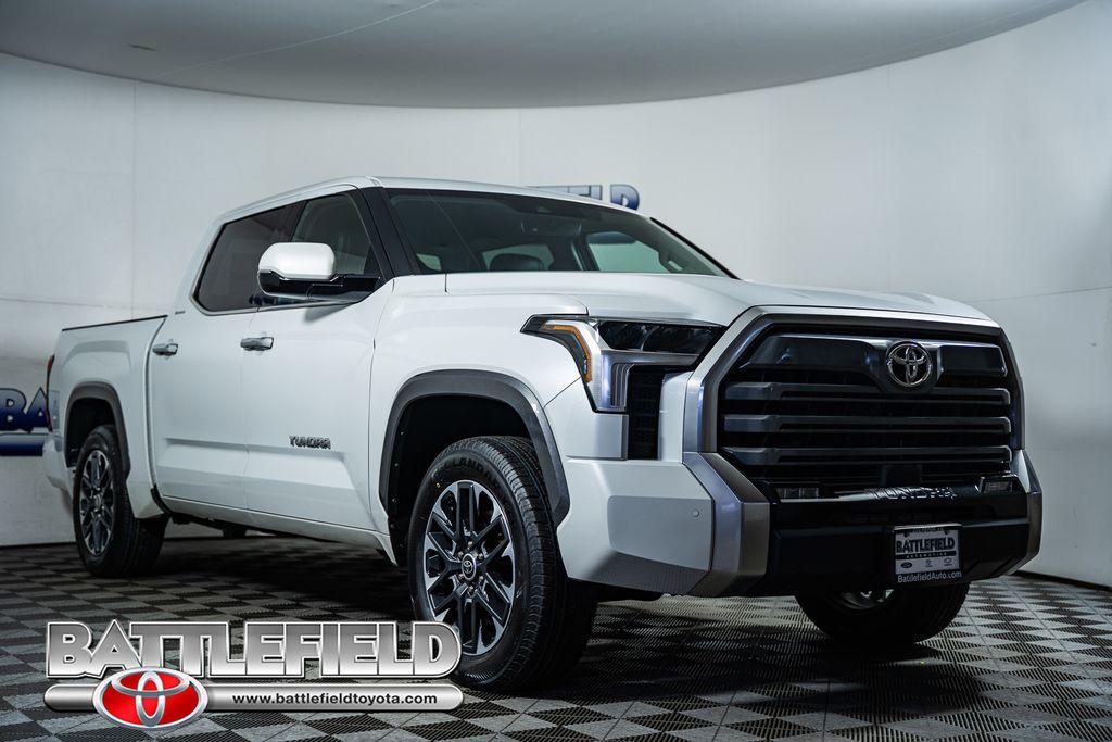 TOYOTA TUNDRA - 1