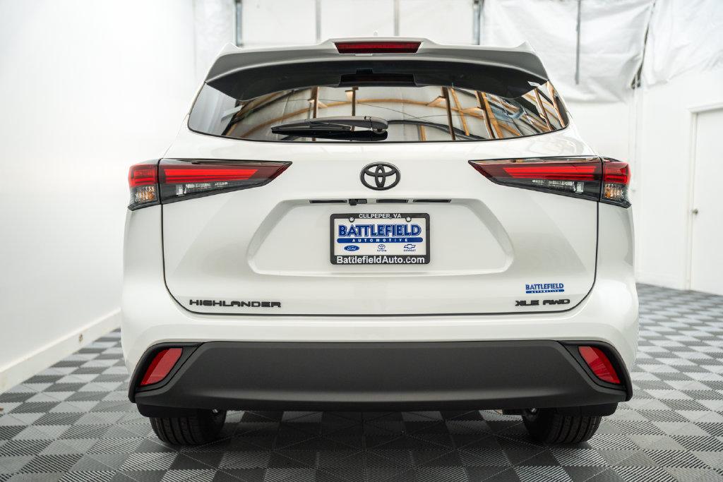 2026 Toyota HIGHLANDER XLE photo 6