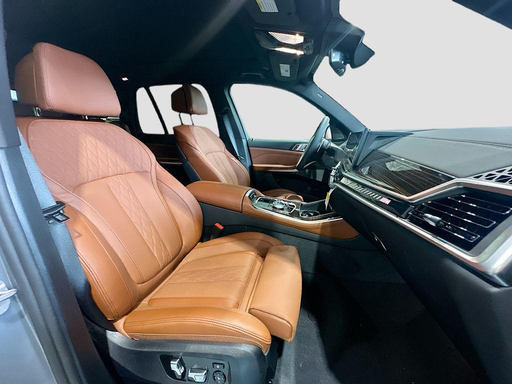 صورة مصغرة 30 لـ 2026 BMW X5 M60I