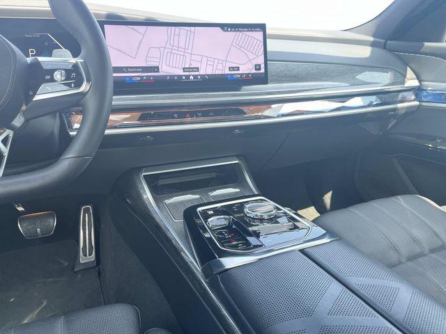صورة مصغرة 16 لـ 2025 BMW 740 XDRIVE
