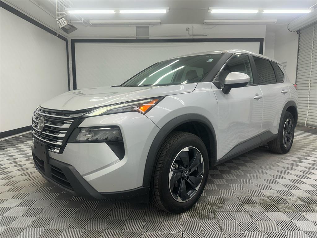 Used 2024 Nissan Rogue SV