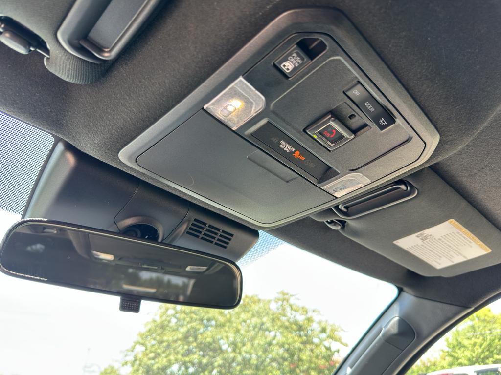 صورة مصغرة 35 لـ 2025 Toyota 4RUNNER SR5