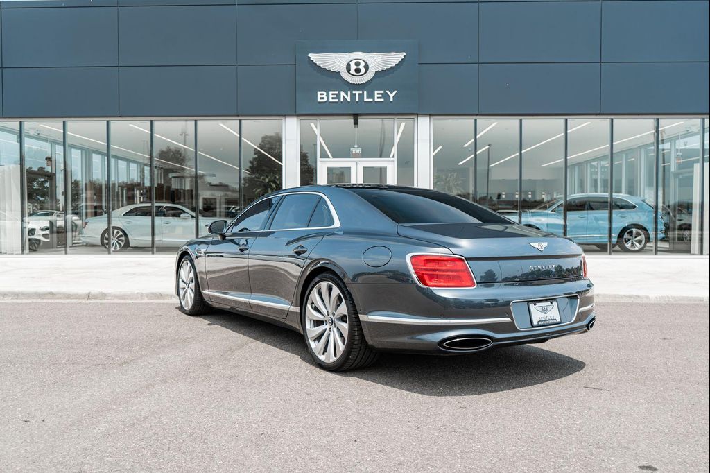 صورة 8 لـ 2026 Bentley FLYING SPUR