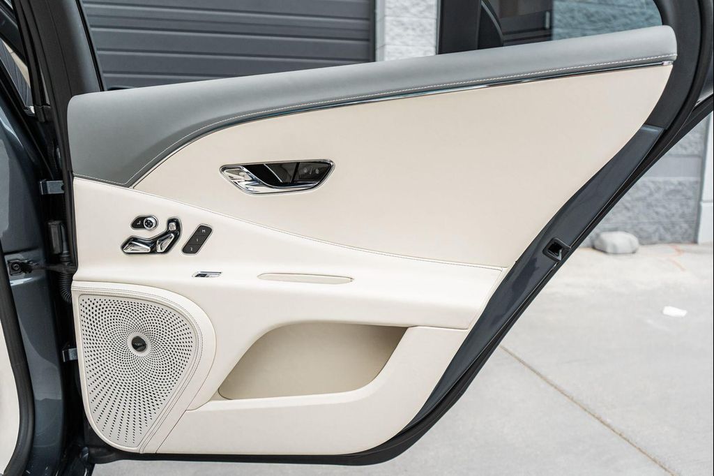 2026 Bentley FLYING SPUR 缩略图 38