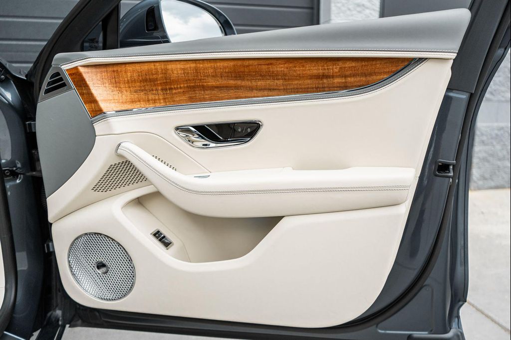 2026 Bentley FLYING SPUR 缩略图 40