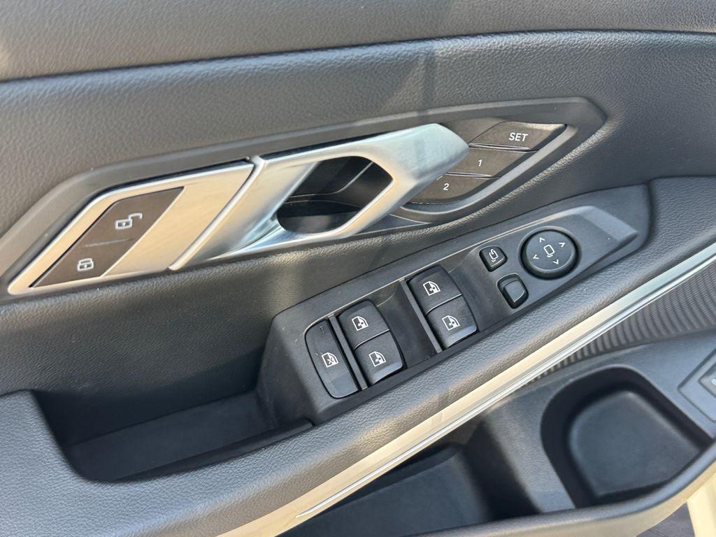 صورة مصغرة 12 لـ 2023 BMW 330 I XDRIVE