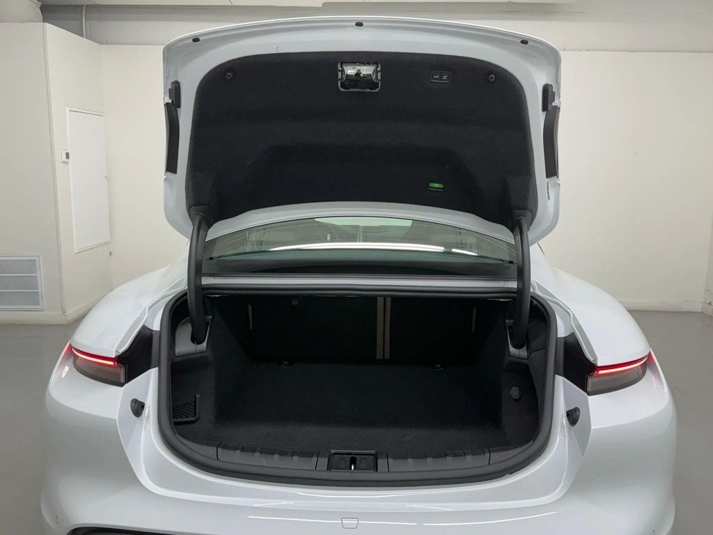 2021 Porsche TAYCAN BASE 照片 43