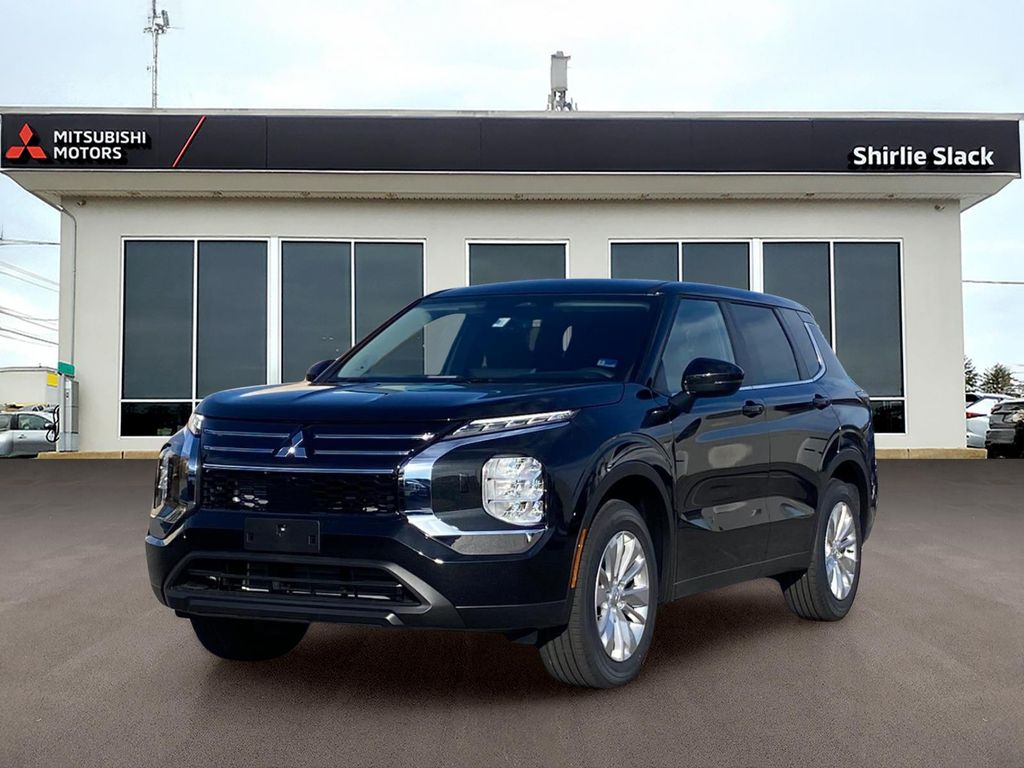 New 2026 Mitsubishi Outlander ES