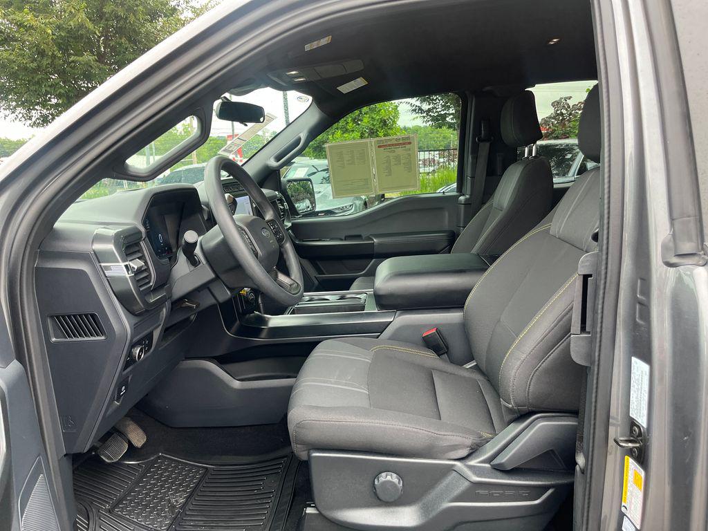 صورة 9 لـ 2024 FORD F-150 STX