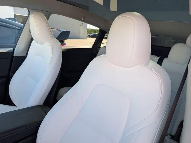 TESLA MODEL Y LONG RANGE - 10