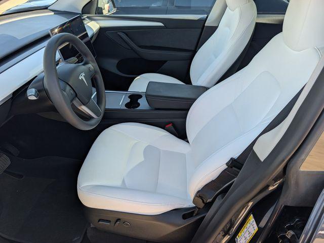 TESLA MODEL Y LONG RANGE - 8