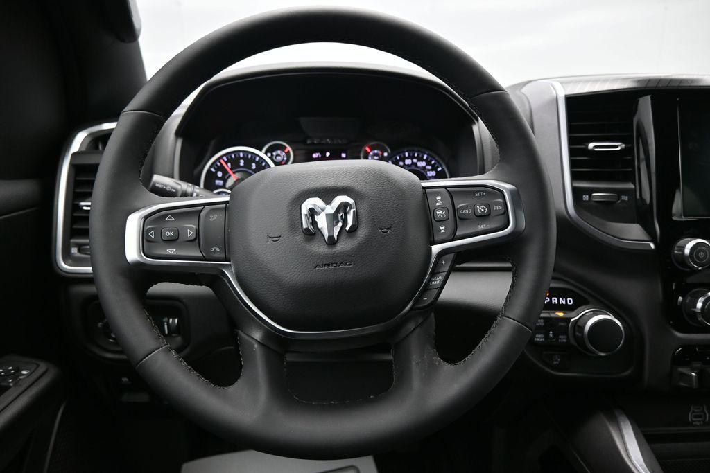 2026 RAM 1500 BIG HORN/LONE STAR — миниатюра 15