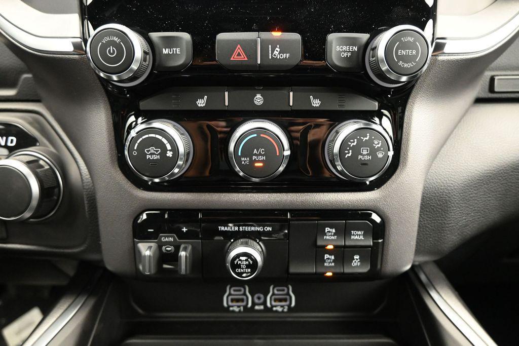 2026 RAM 1500 BIG HORN/LONE STAR thumbnail 17