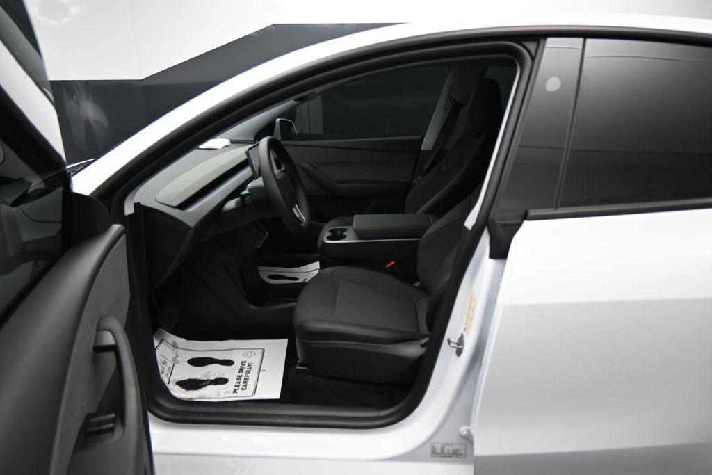 2026 Tesla MODEL Y REAR-WHEEL DRIVE photo 9