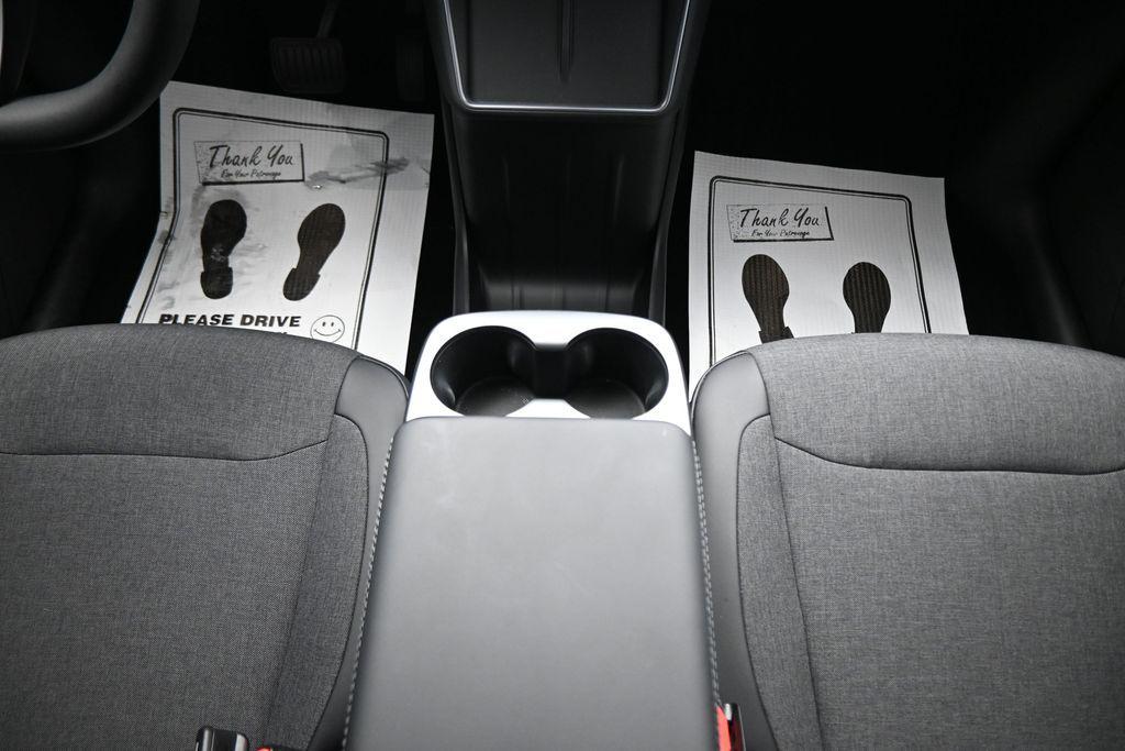 صورة مصغرة 16 لـ 2026 Tesla MODEL Y REAR-WHEEL DRIVE
