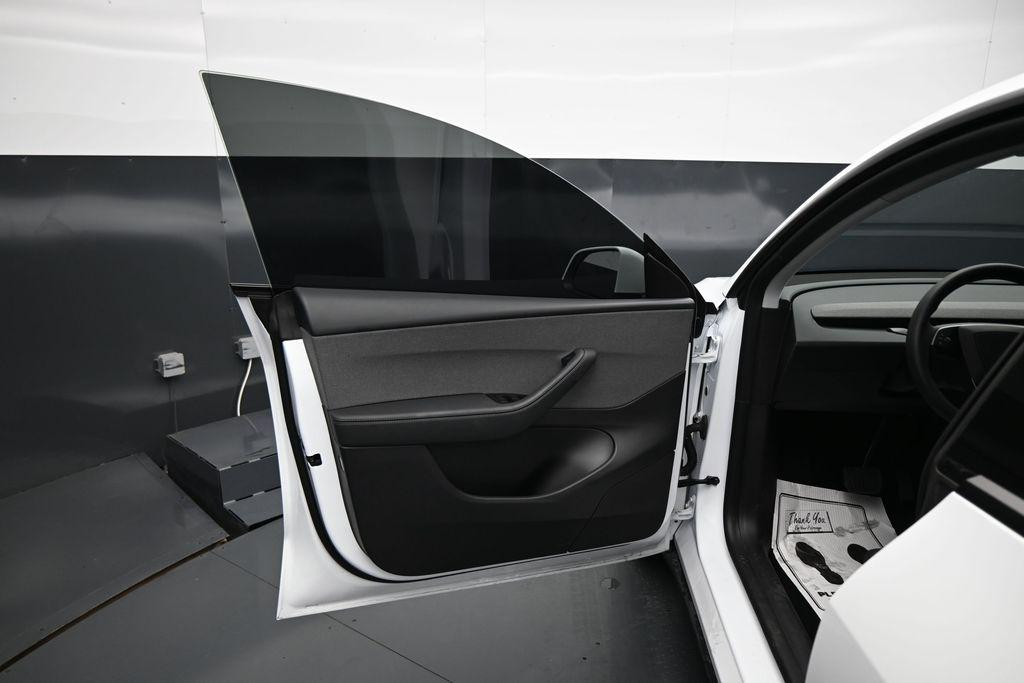 2026 Tesla MODEL Y REAR-WHEEL DRIVE photo 10