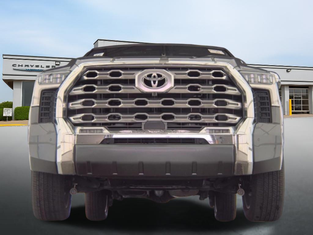 TOYOTA TUNDRA - 2