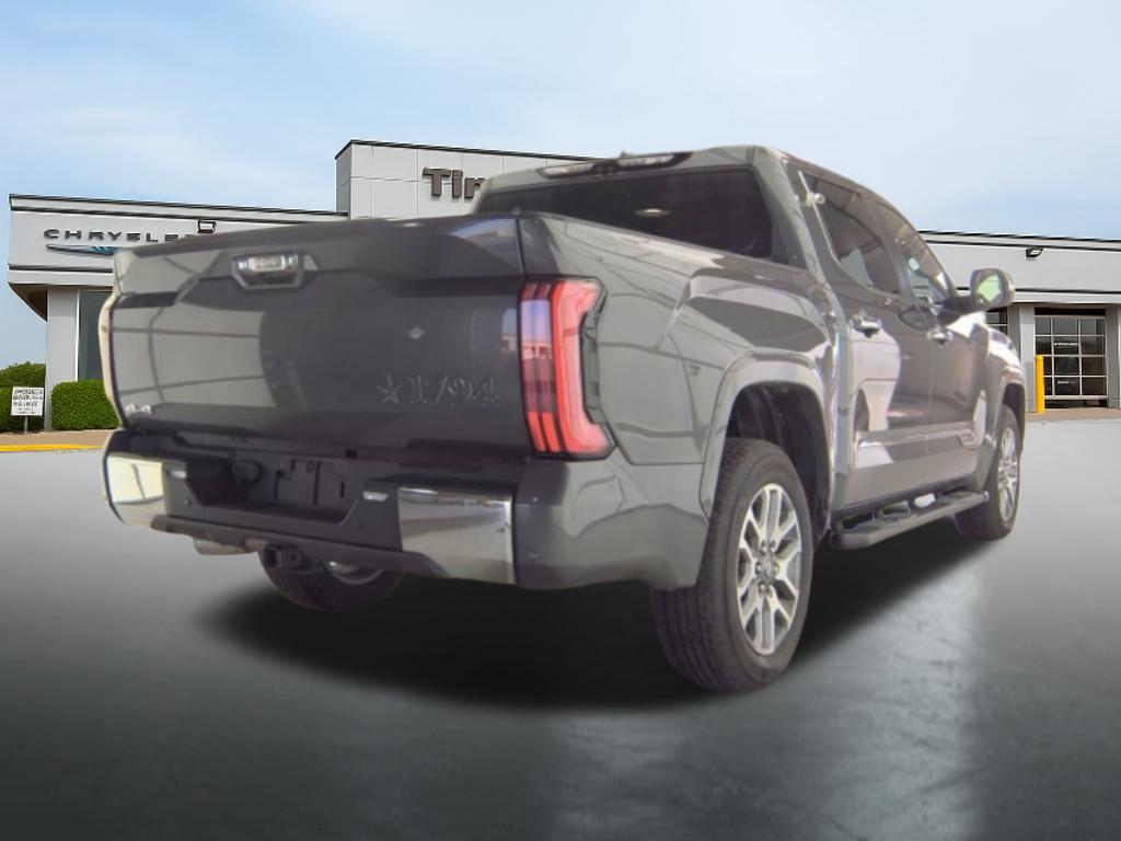 TOYOTA TUNDRA - 8