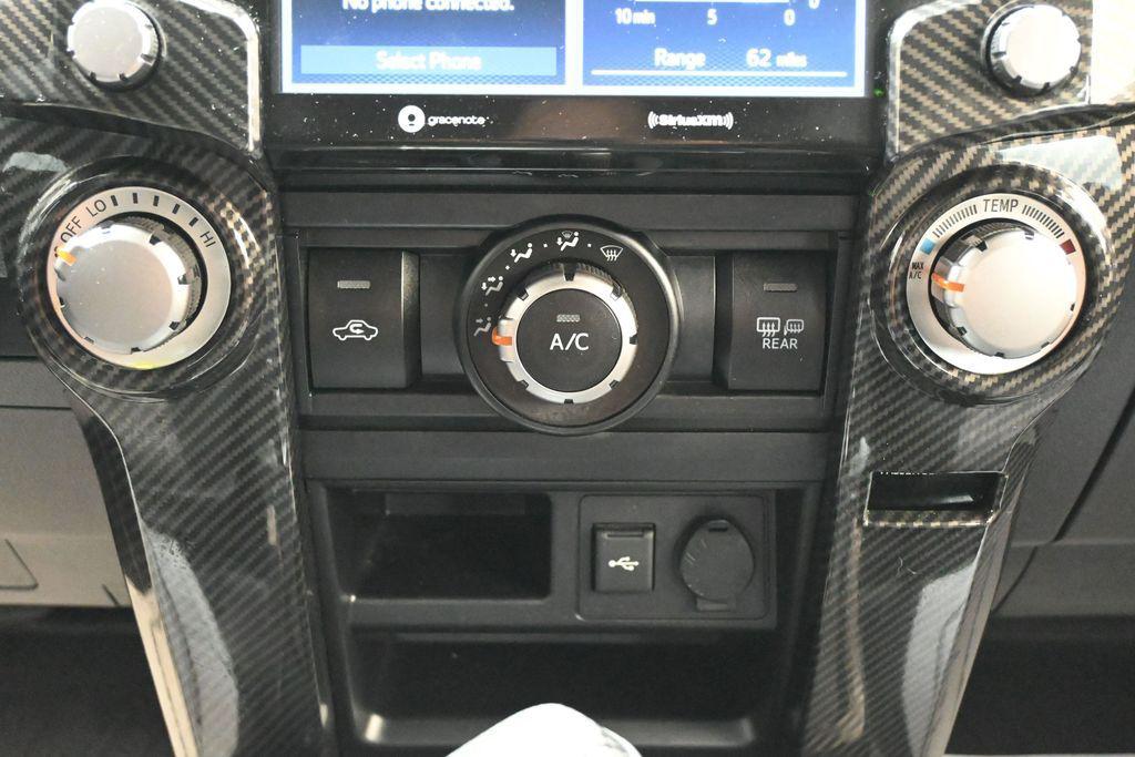 صورة مصغرة 18 لـ 2024 Toyota 4RUNNER SR5