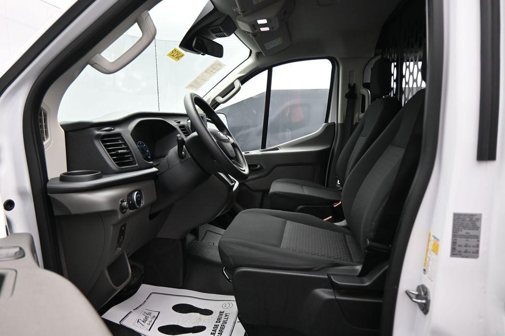 صورة 9 لـ 2025 FORD TRANSIT-250 BASE