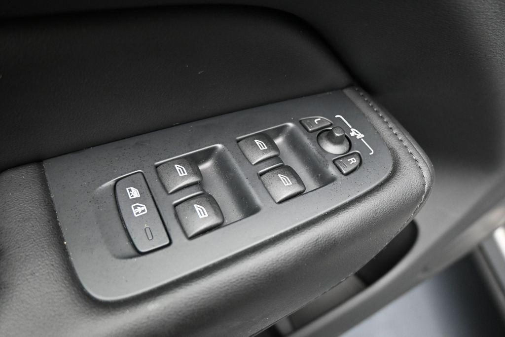 2023 Volvo XC60 B5 PLUS DARK THEME 缩略图 11
