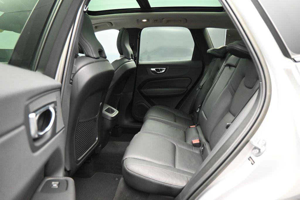 2023 Volvo XC60 B5 PLUS DARK THEME 缩略图 25