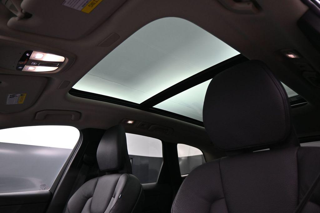 2023 Volvo XC60 B5 PLUS DARK THEME 缩略图 12