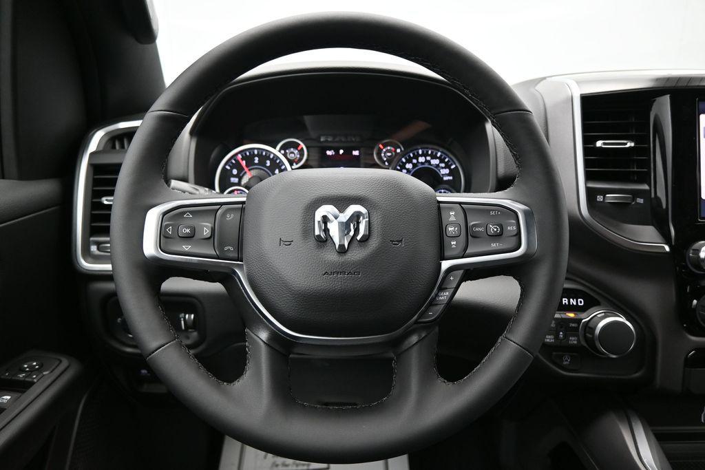 2026 RAM 1500 BIG HORN/LONE STAR — миниатюра 15