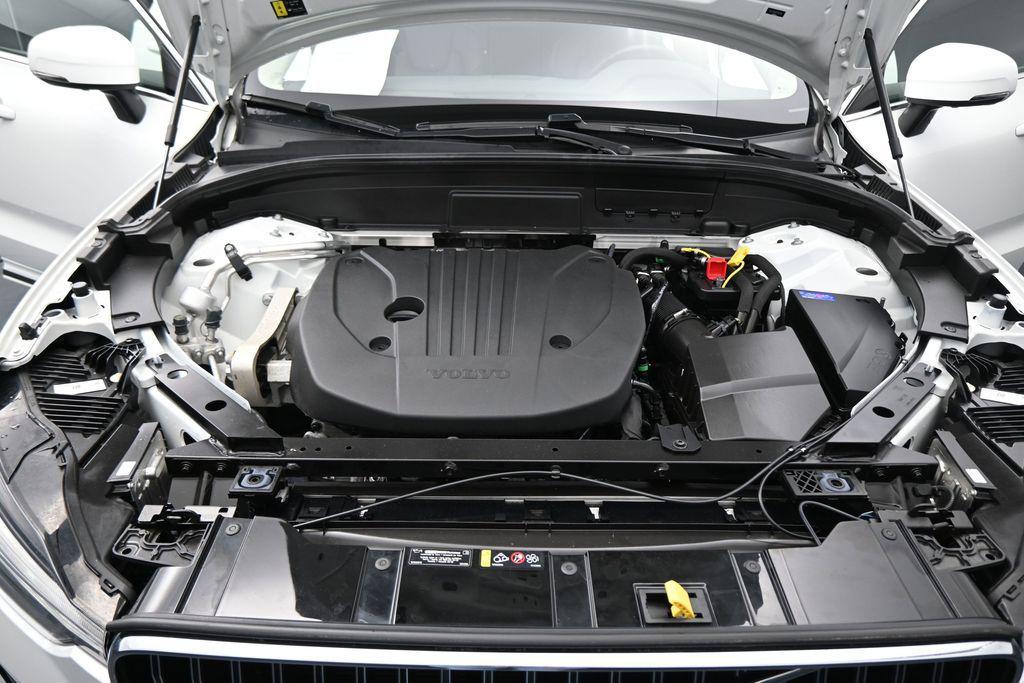 2023 Volvo XC60 B5 PLUS BRIGHT THEME — миниатюра 28