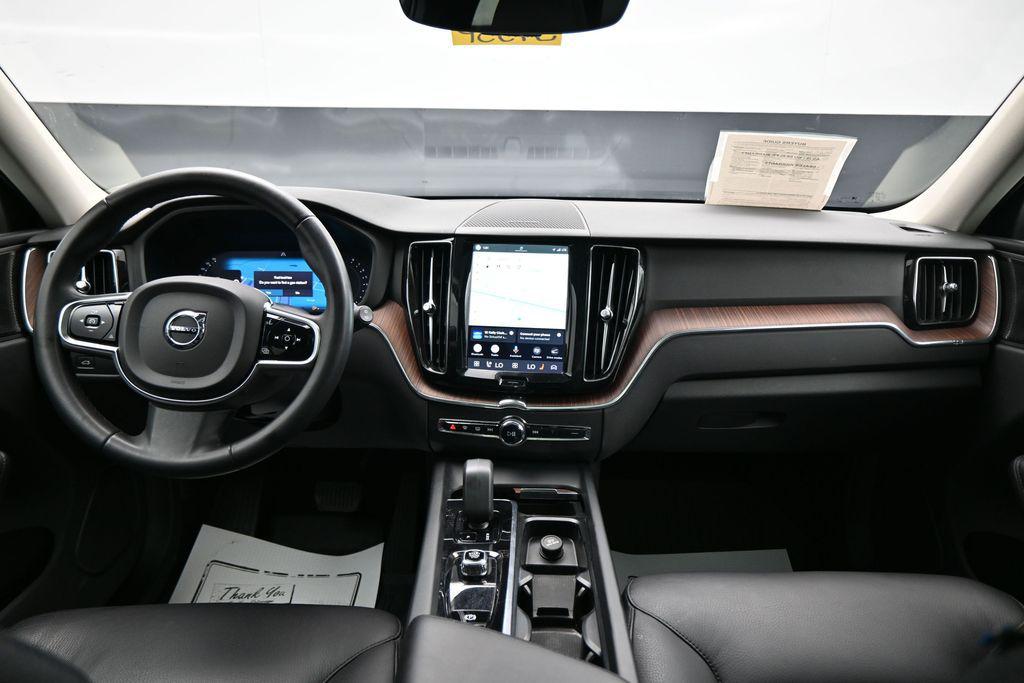 2023 Volvo XC60 B5 PLUS BRIGHT THEME — миниатюра 13