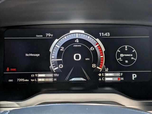 2025 TOYOTA TUNDRA PLATINUM photo 10