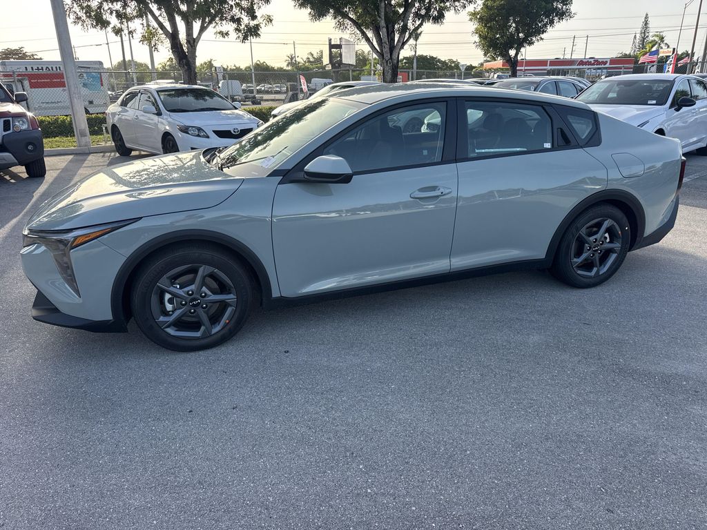 New 2026 Kia K4 LXS