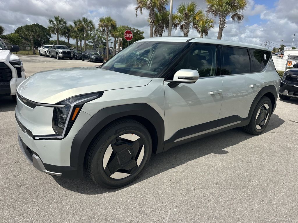 New 2026 Kia EV9 Light Long Range