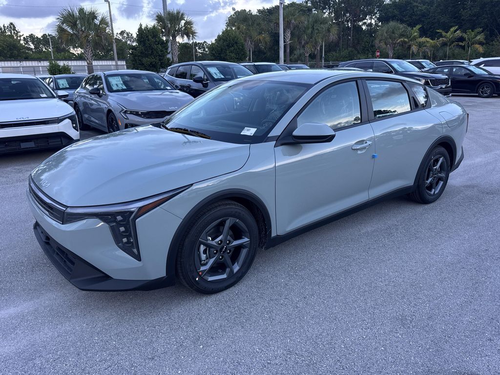 New 2026 Kia K4 LXS