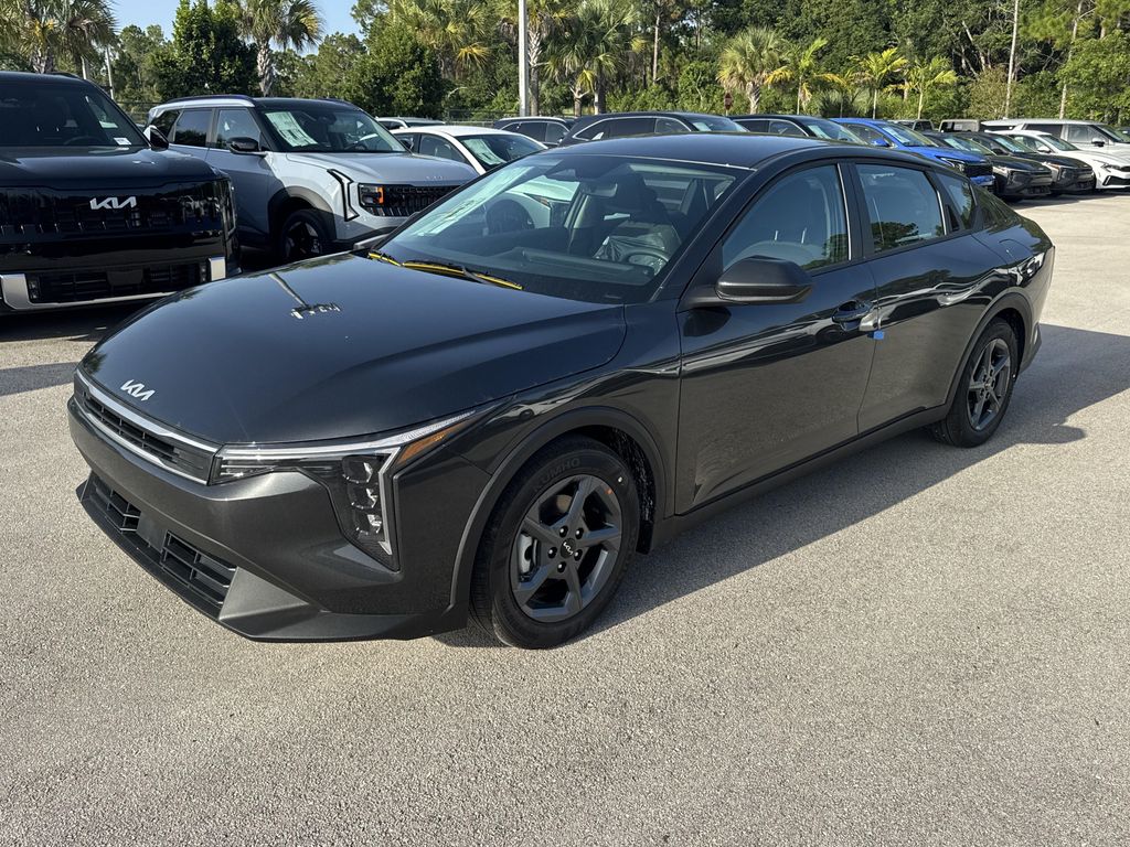 New 2026 Kia K4 LXS