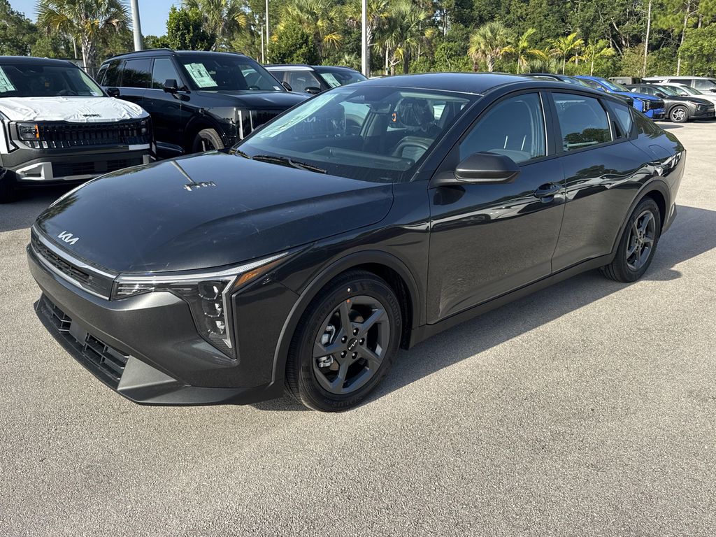 New 2026 Kia K4 LXS