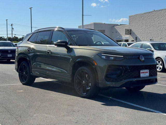 New 2026 Volkswagen Tiguan 2.0T SE R-Line Black 4MOTION