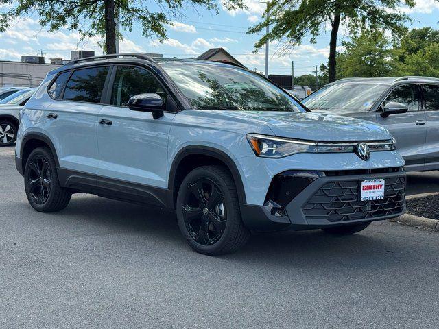 New 2026 Volkswagen Taos SE Black