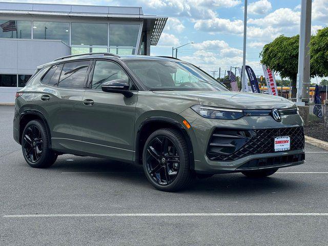 New 2026 Volkswagen Tiguan 2.0T SE R-Line Black