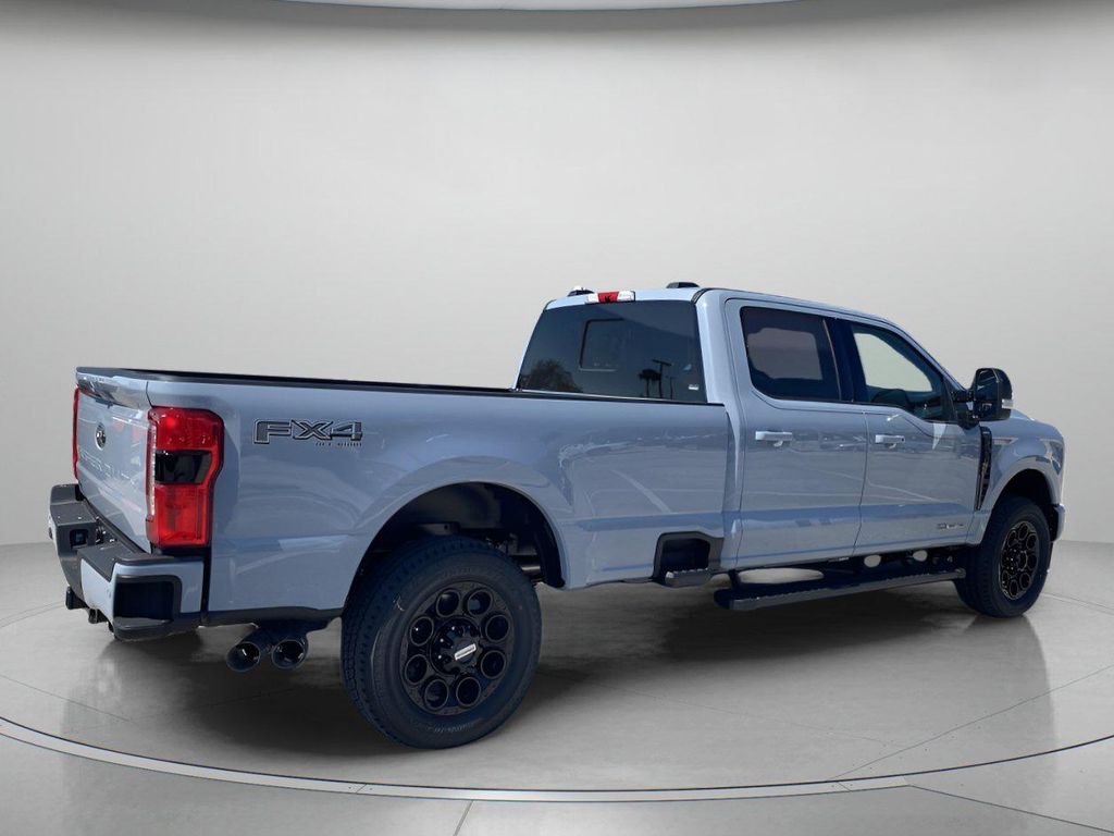 صورة 4 لـ 2026 FORD F-350 LARIAT