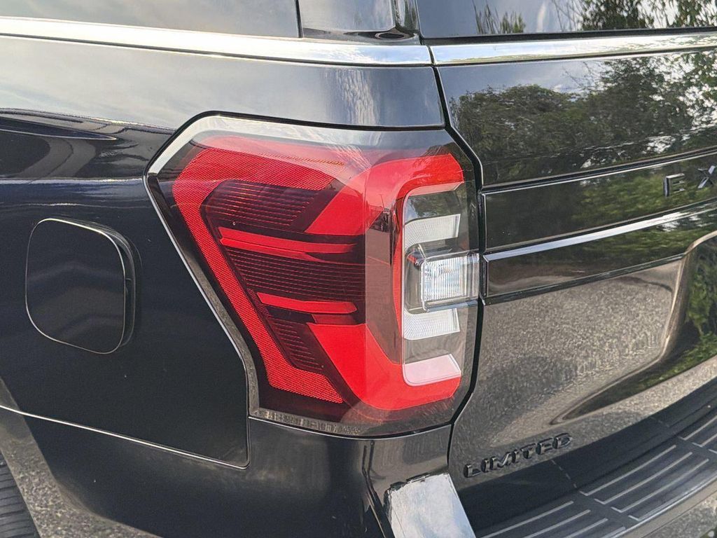 صورة 8 لـ 2023 FORD EXPEDITION LIMITED