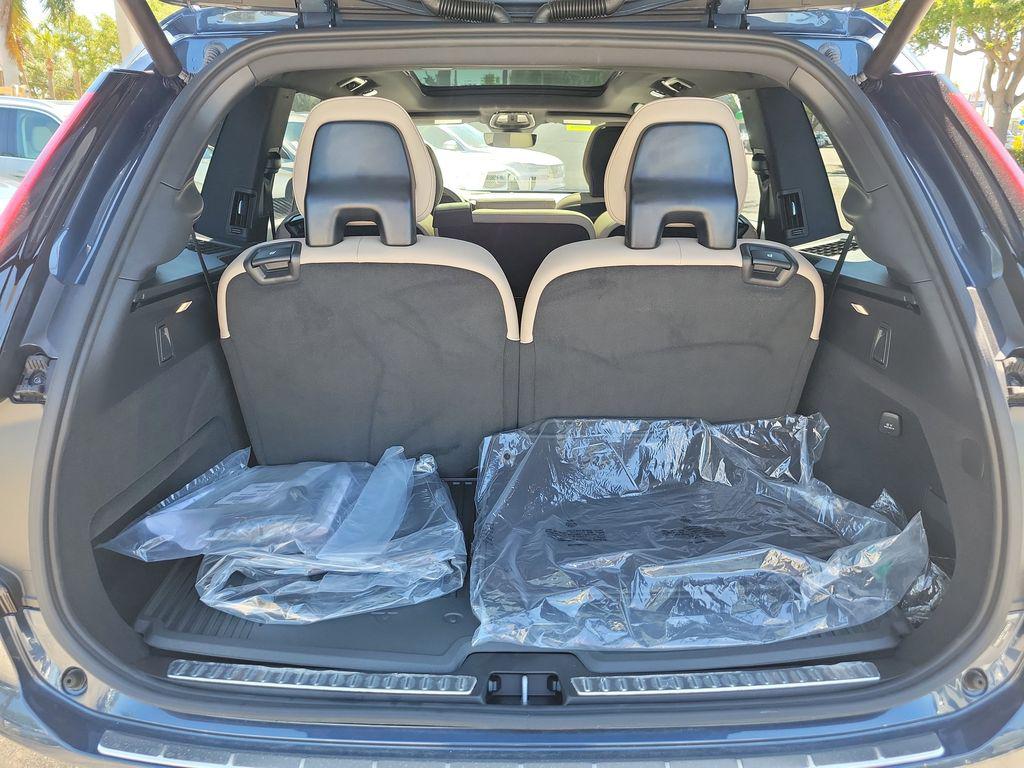 صورة 4 لـ 2026 Volvo XC90 PLUS, B6 AWD GAS (MILD HYBRID), GASOLINE, BRI