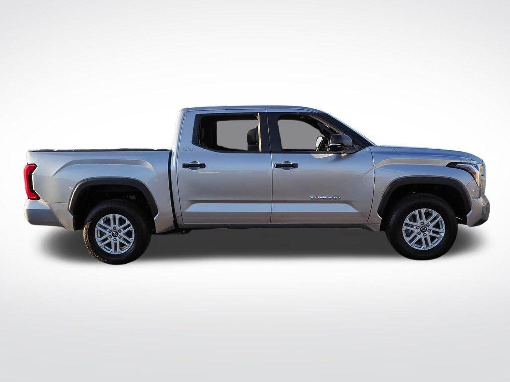 TOYOTA TUNDRA - 8